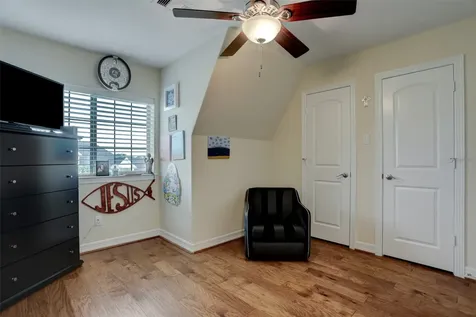 327 Twin Timbers Lane Kemah TX 77565