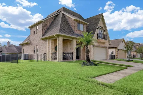 327 Twin Timbers Lane Kemah TX 77565