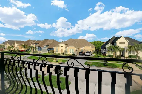 327 Twin Timbers Lane Kemah TX 77565