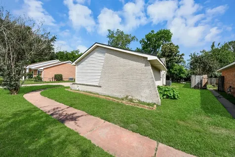 4710 Lotus Street Houston TX 77045