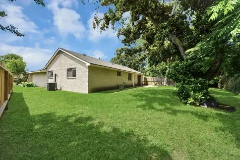 4710 Lotus Street Houston TX 77045