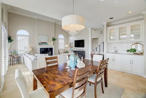 1095 Redfish Street Bayou Vista TX 77563