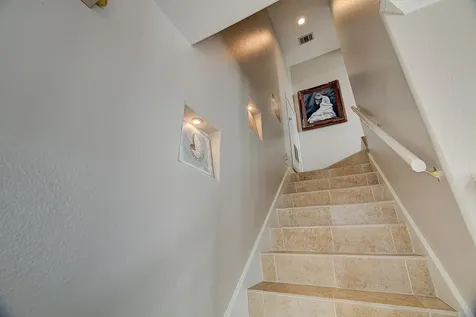 1095 Redfish Street Bayou Vista TX 77563