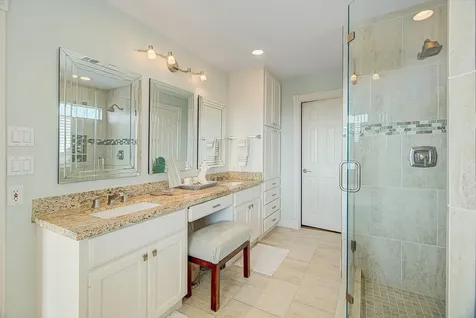 1095 Redfish Street Bayou Vista TX 77563
