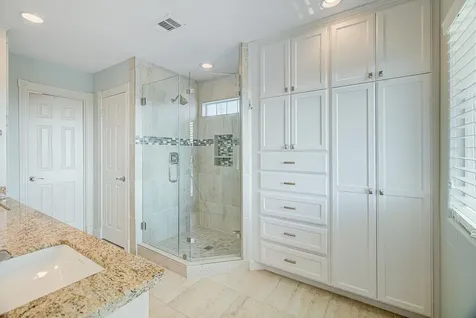 1095 Redfish Street Bayou Vista TX 77563
