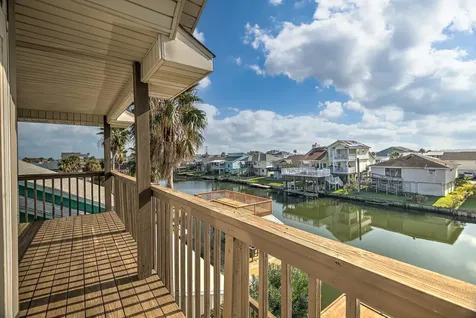 1095 Redfish Street Bayou Vista TX 77563