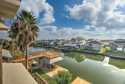 1095 Redfish Street Bayou Vista TX 77563