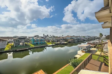 1095 Redfish Street Bayou Vista TX 77563