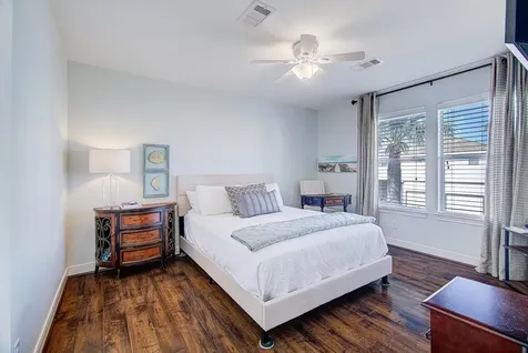 1095 Redfish Street Bayou Vista TX 77563