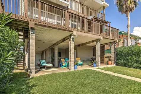 1095 Redfish Street Bayou Vista TX 77563