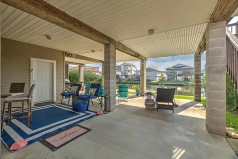 1095 Redfish Street Bayou Vista TX 77563