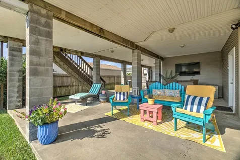 1095 Redfish Street Bayou Vista TX 77563