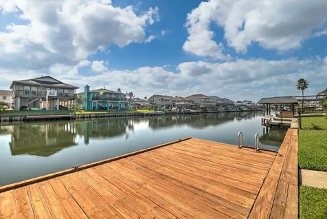 1095 Redfish Street Bayou Vista TX 77563