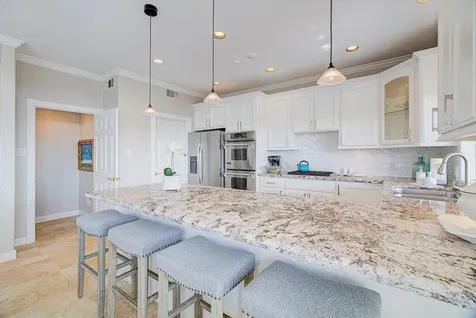 1095 Redfish Street Bayou Vista TX 77563