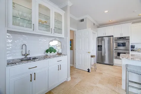1095 Redfish Street Bayou Vista TX 77563