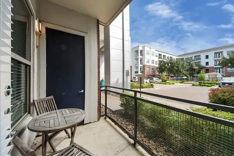 5455 Richmond Avenue 3028 Houston TX 77056