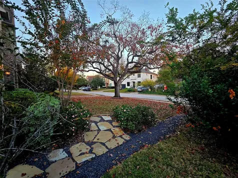 851 Jaquet Drive Bellaire TX 77401