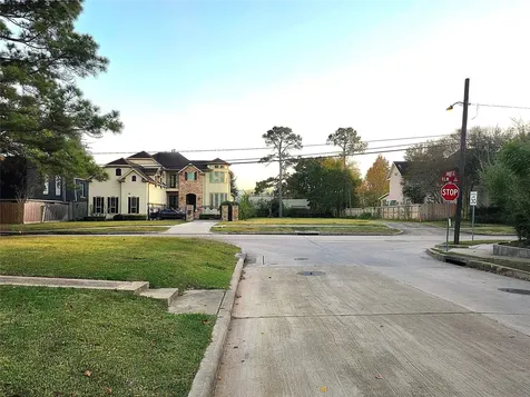 851 Jaquet Drive Bellaire TX 77401