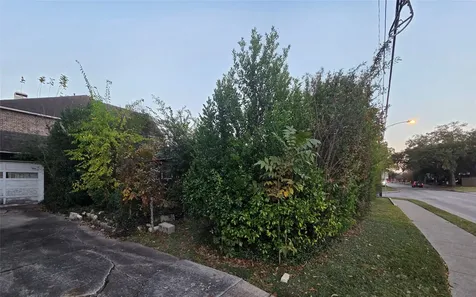 851 Jaquet Drive Bellaire TX 77401
