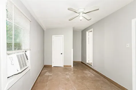 4610 Schroeder Street 2 Houston TX 77011