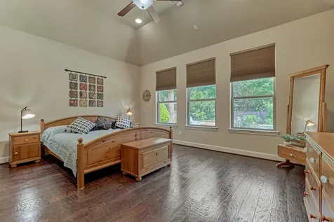 18 Shire Glen Place The Woodlands TX 77354