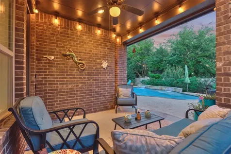 18 Shire Glen Place The Woodlands TX 77354