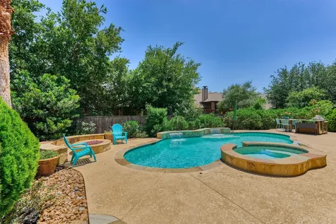 18 Shire Glen Place The Woodlands TX 77354