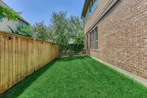 18 Shire Glen Place The Woodlands TX 77354