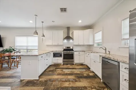 4424 Country Club Drive Dickinson TX 77539