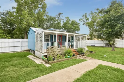 4424 Country Club Drive Dickinson TX 77539