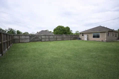 250 7th Street Hempstead TX 77445