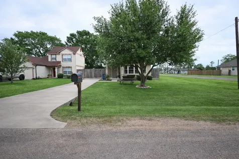 250 7th Street Hempstead TX 77445