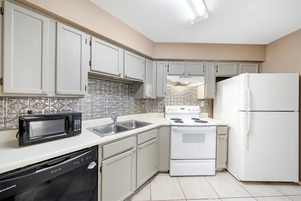 10630 Westbrae Parkway 606 Houston TX 77031