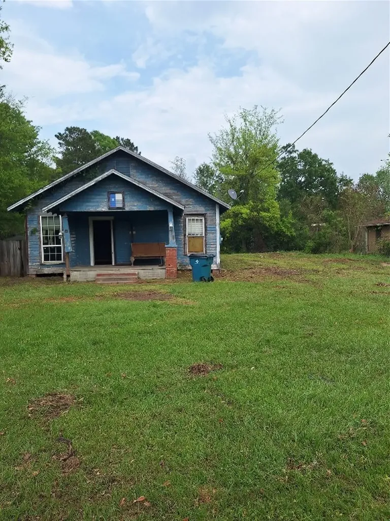 518 N Live Oak Street Carthage TX 75633