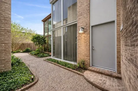 6311 Riverview Way Houston TX 77057