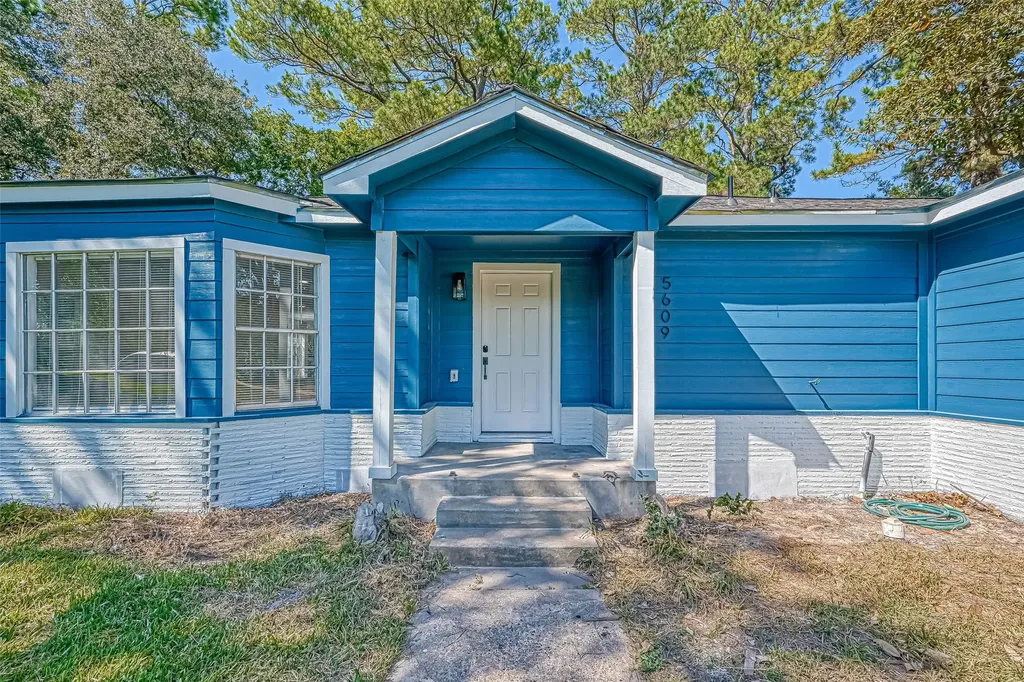 5609 Denmark Street A Houston TX 77028