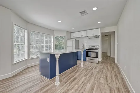 5609 Denmark Street A Houston TX 77028