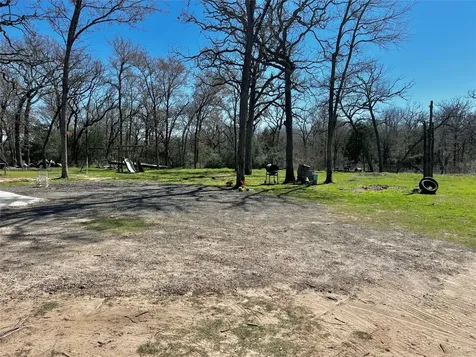 1010 Clay Circle Somerville TX 77879