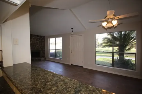 13 Hideaway Drive Friendswood TX 77546