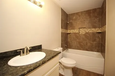 13 Hideaway Drive Friendswood TX 77546