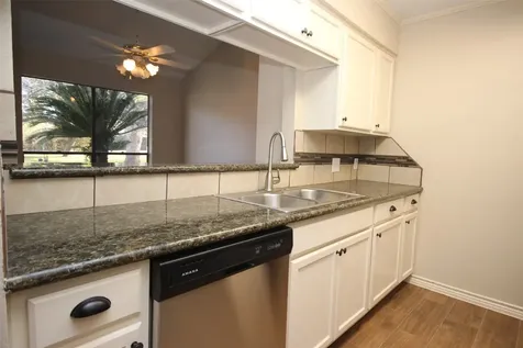 13 Hideaway Drive Friendswood TX 77546