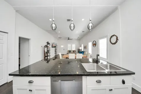 12 Stiles Street Houston TX 77011