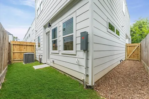 412 Neyland Street G Houston TX 77022