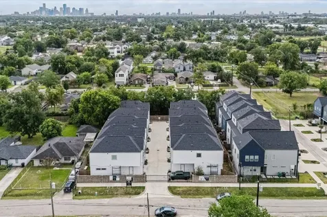 412 Neyland Street G Houston TX 77022