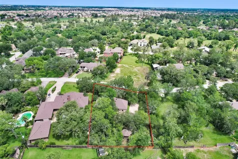 2607 Rip Van Winkle Drive Pearland TX 77581