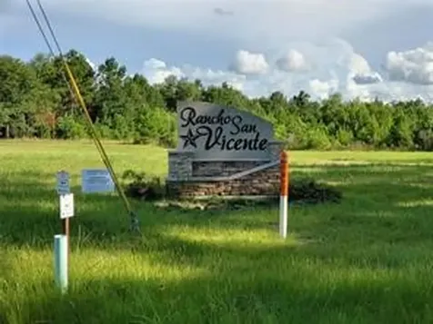 414 County Road 3416 Cleveland TX 77327