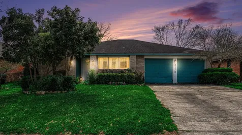 2170 Pilgrims Point Drive Friendswood TX 77546