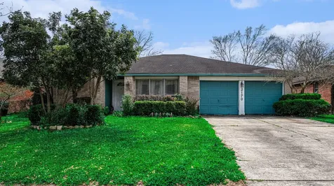 2170 Pilgrims Point Drive Friendswood TX 77546