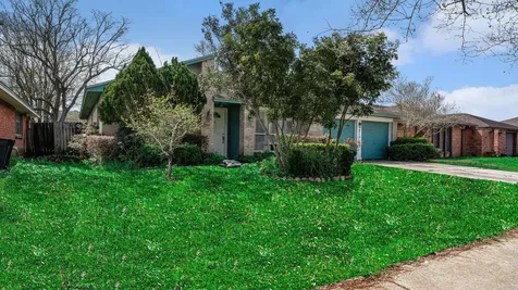 2170 Pilgrims Point Drive Friendswood TX 77546