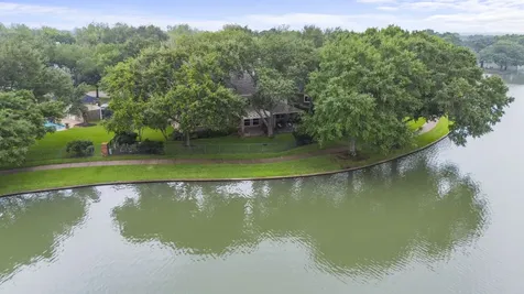 39 Rippling Creek Drive Sugar Land TX 77479